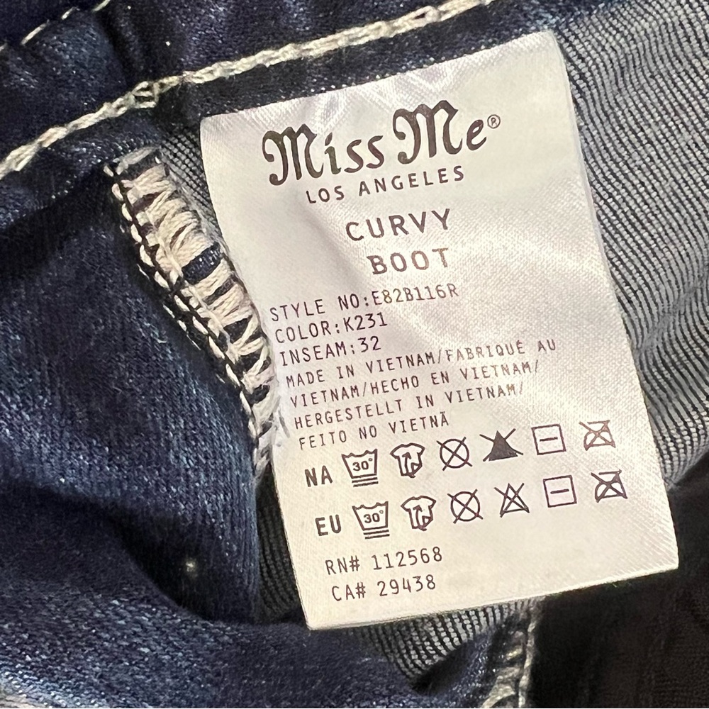 Miss Me Angel Wings Mid Rise Curvy Bootcut Jeans Size 31 - Picture 5 of 10